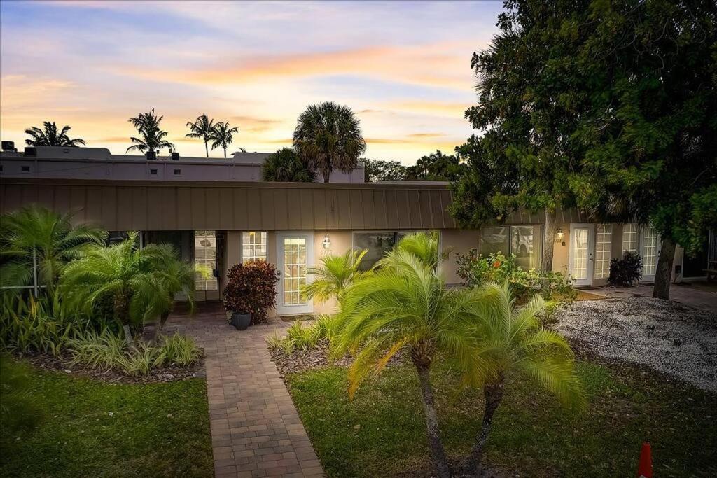 Heat Of Siesta Village Walk To Beach W Heated Pool Siesta Key Esterno foto